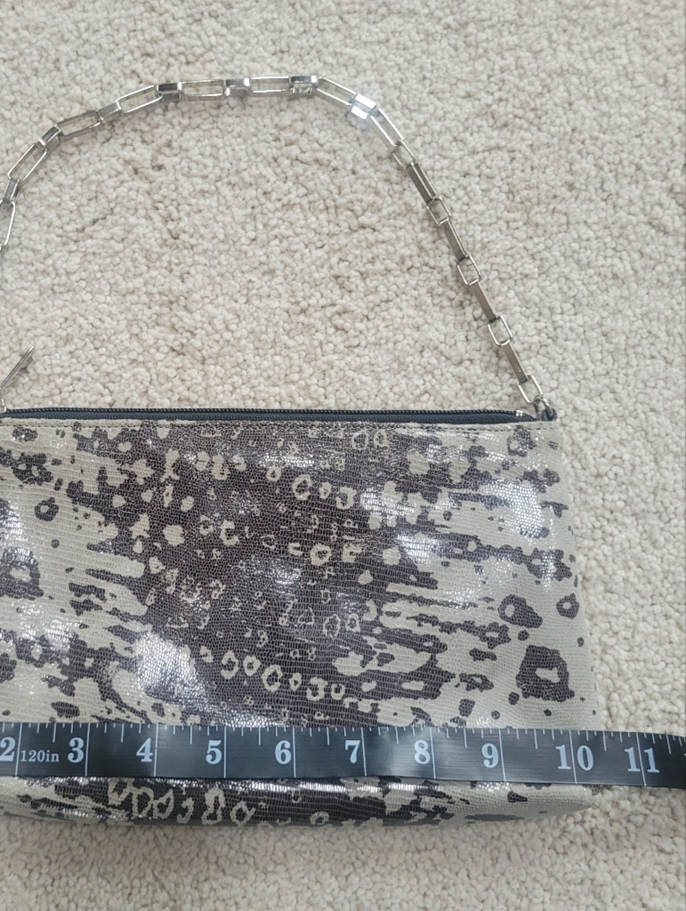 *NWT* BCBG Paris Patterned Chain Handle Clutch Bag - Picture 4 of 8